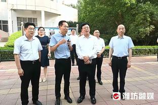 沃格尔：罗伊斯-奥尼尔是高水准的角色球员 他的三分和防守很棒